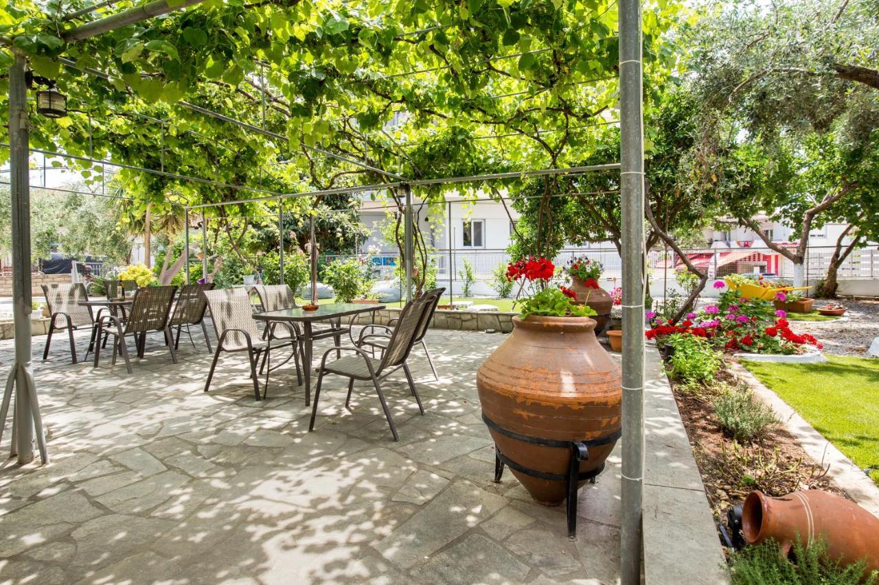 Ianos Apartments Potos Exterior photo