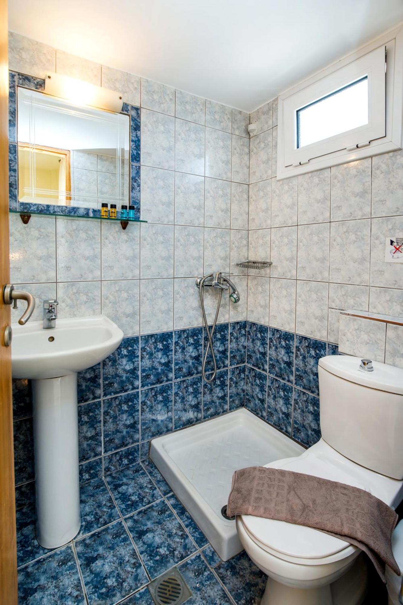 Ianos Apartments Potos Exterior photo