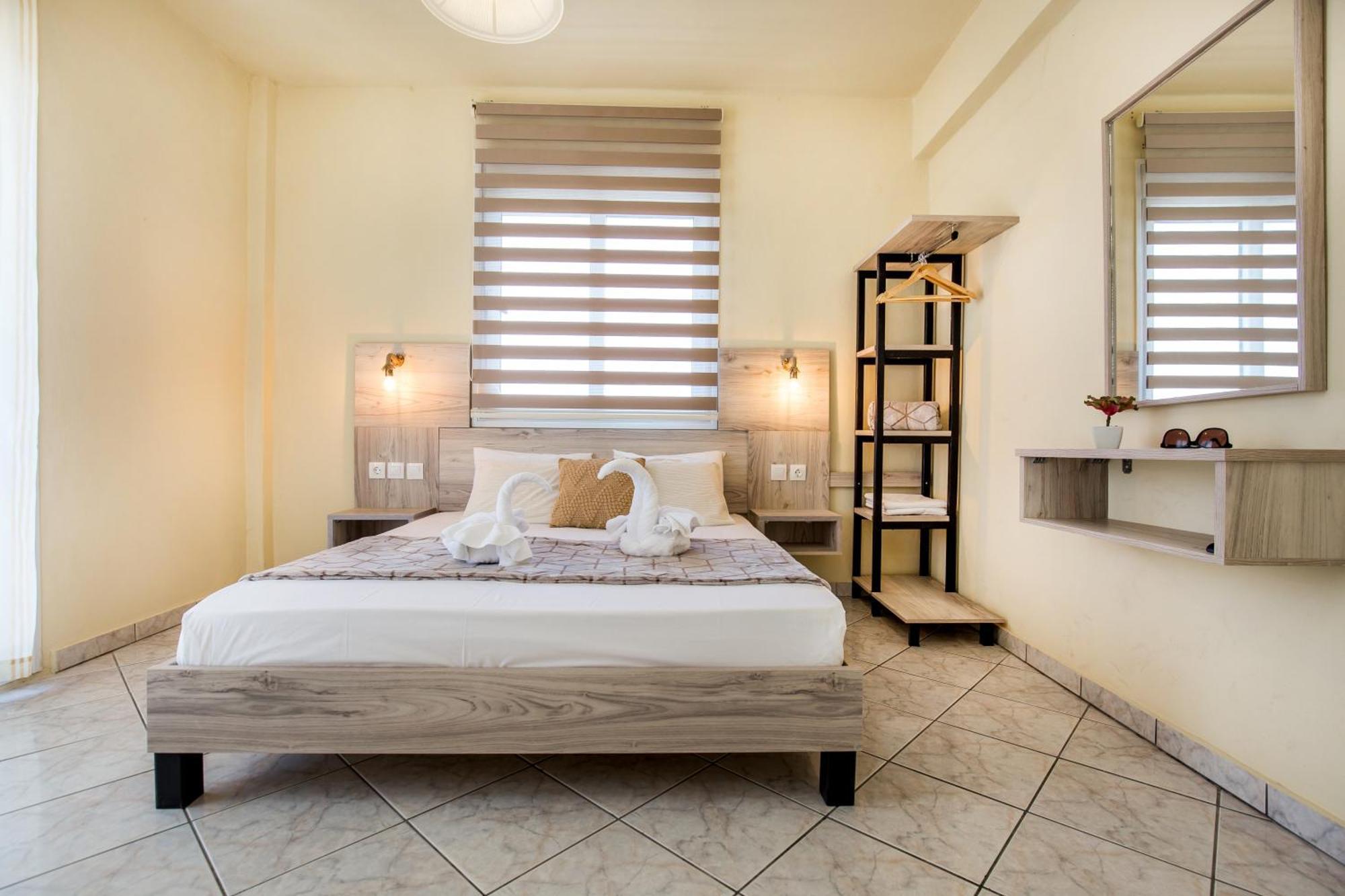 Ianos Apartments Potos Exterior photo