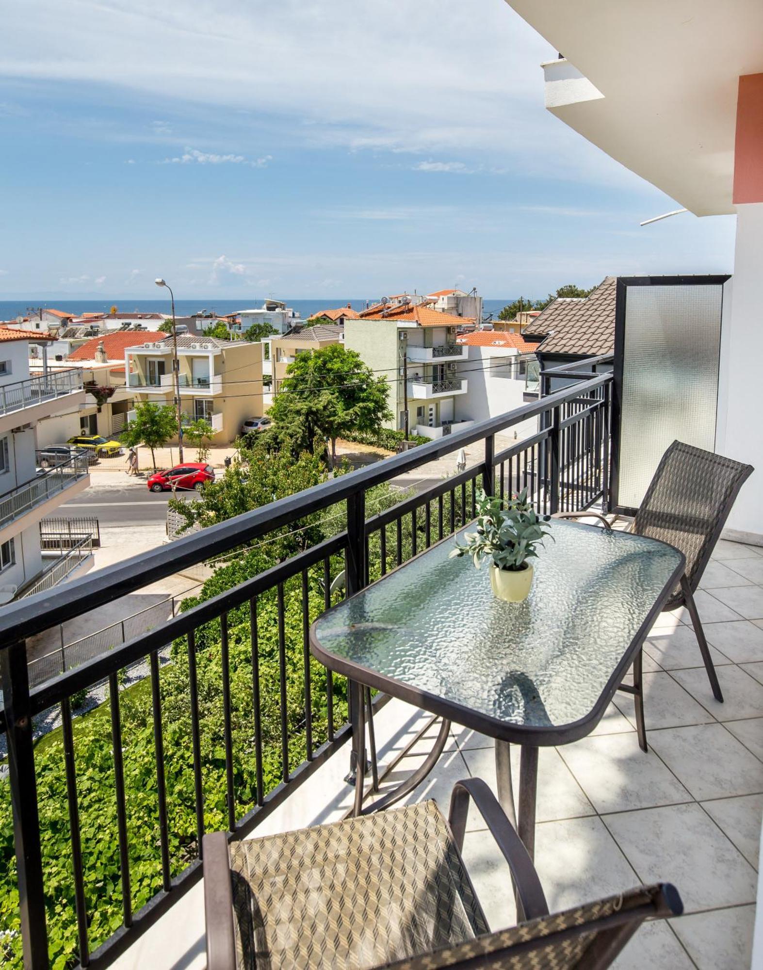 Ianos Apartments Potos Exterior photo