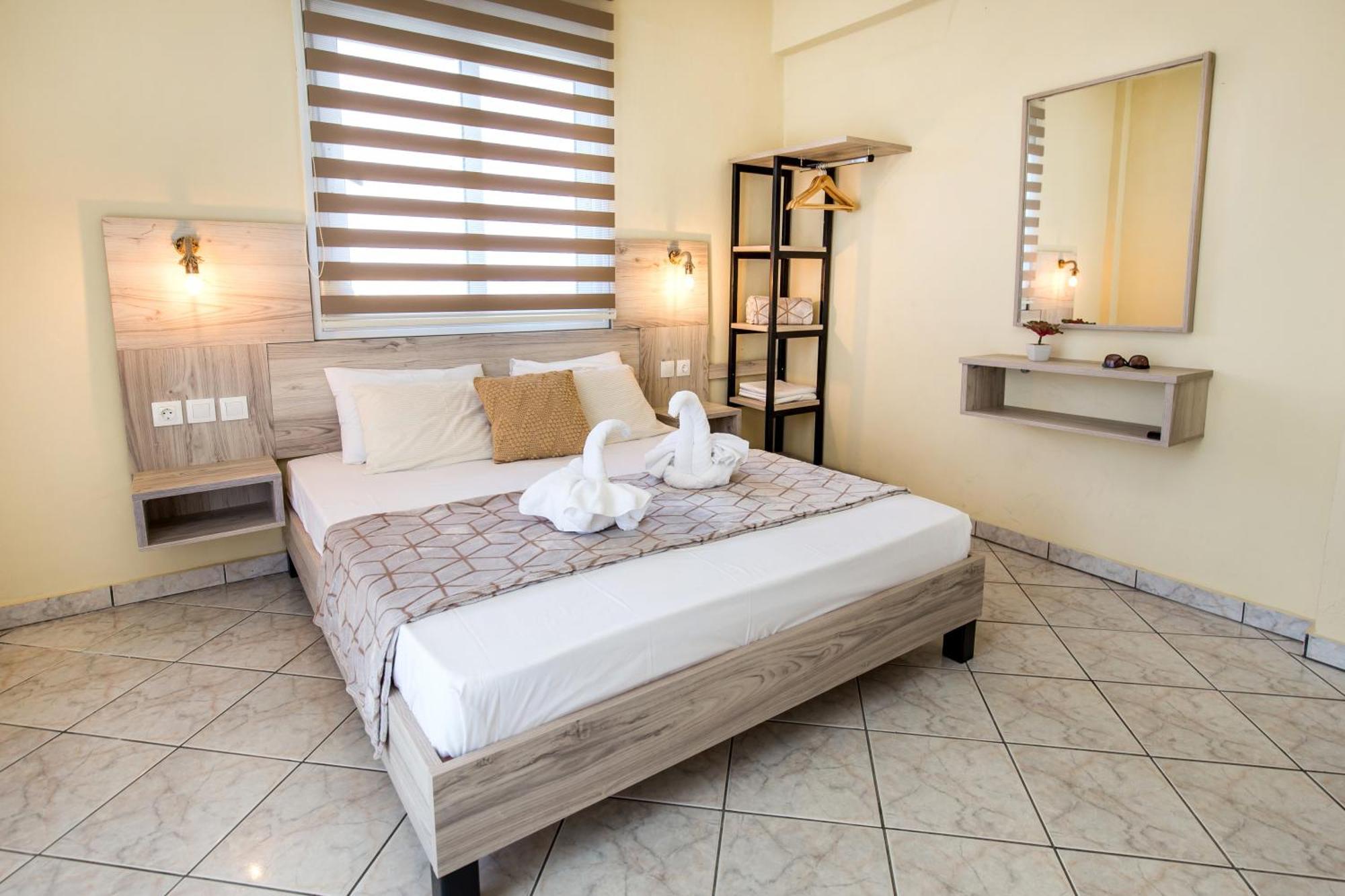 Ianos Apartments Potos Exterior photo