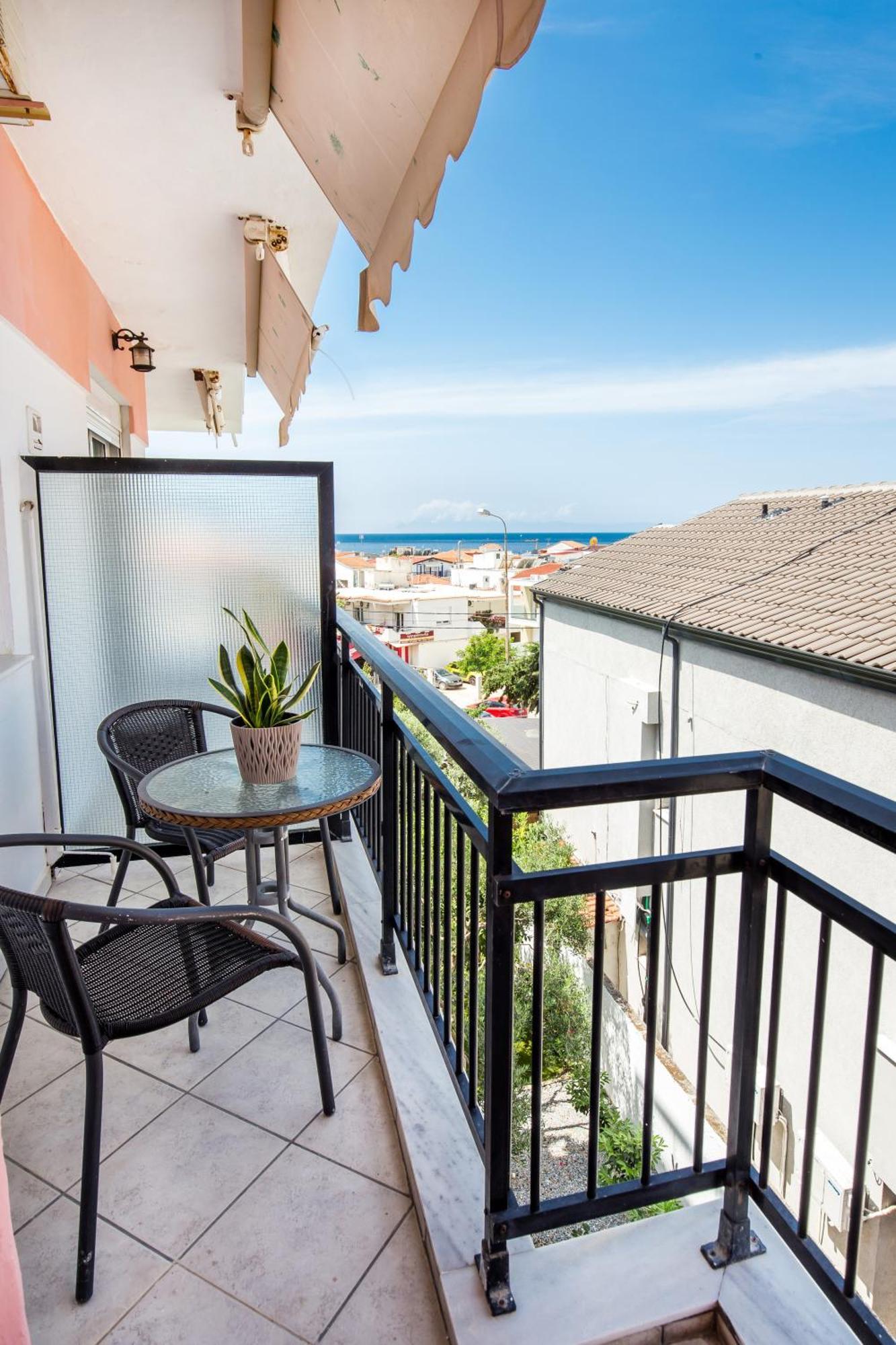 Ianos Apartments Potos Exterior photo